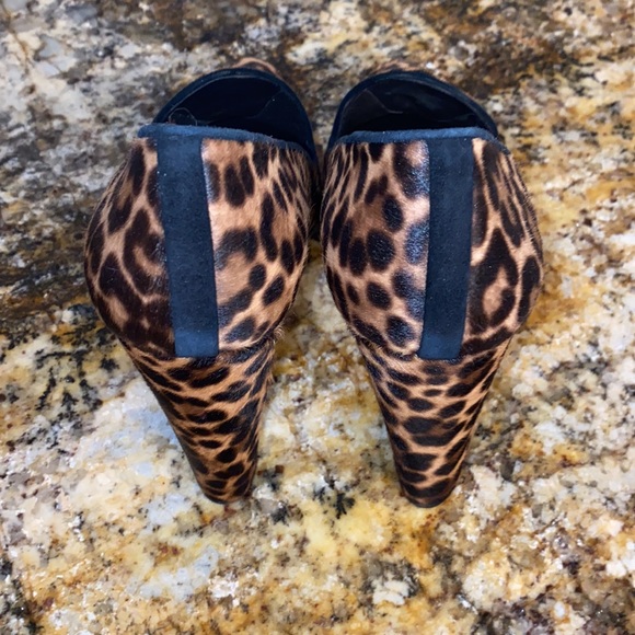 NWOT Stuart Weitzman Pump - Picture 3 of 8